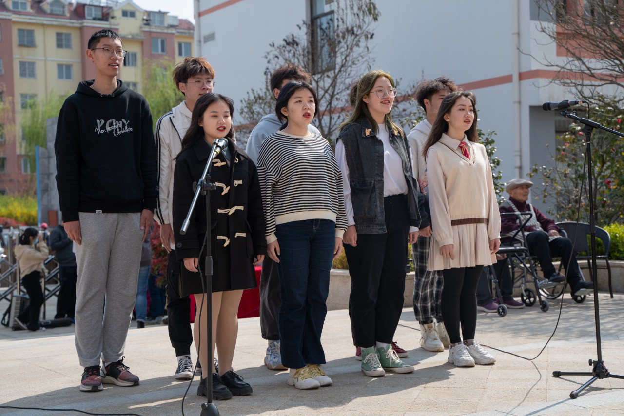 暖春暖心，敬老同行——敬老院志愿汇演活动精彩上演(图2)