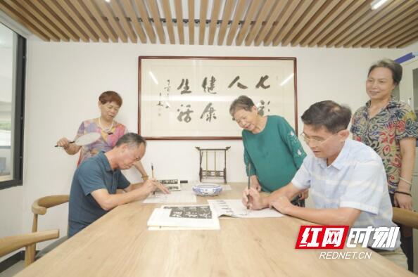 家门口养老 稳稳的幸福(图3) 家门口养老 稳稳的幸福(图3)