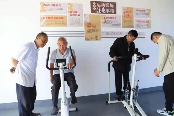 余庆:探索医养融合 唱响最美“夕阳红”(图2) 余庆:探索医养融合 唱响最美“夕阳红”(图2)